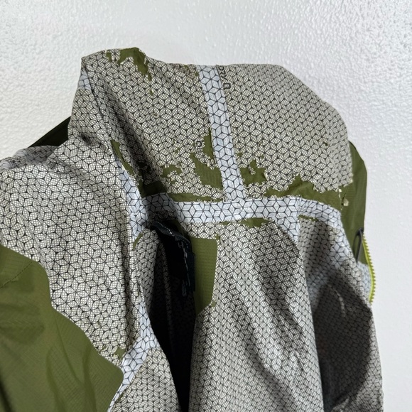 Mountain Hardwear Green Nylon Windbreaker Jacket Size Large - Picture 7 of 7